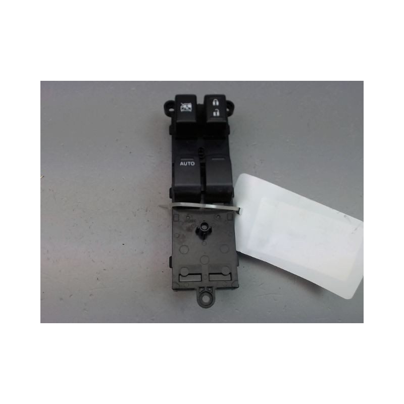 COMMANDE LEVE-GLACE PORTE AVG SUZUKI SWIFT