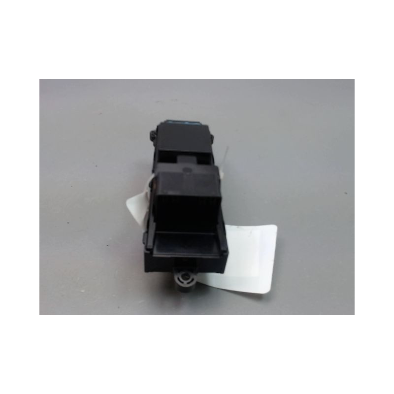 COMMANDE LEVE-GLACE PORTE AVG SUZUKI SWIFT