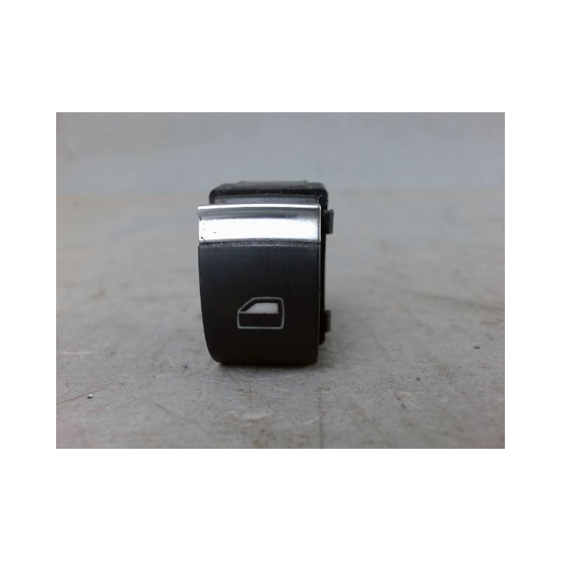 COMMANDE LEVE-GLACE PORTE AVD AUDI A3