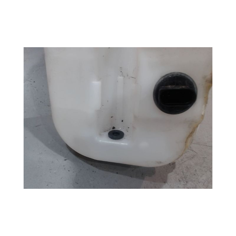 RESERVOIR LAVE-GLACE AVANT VOLKSWAGEN T-ROC