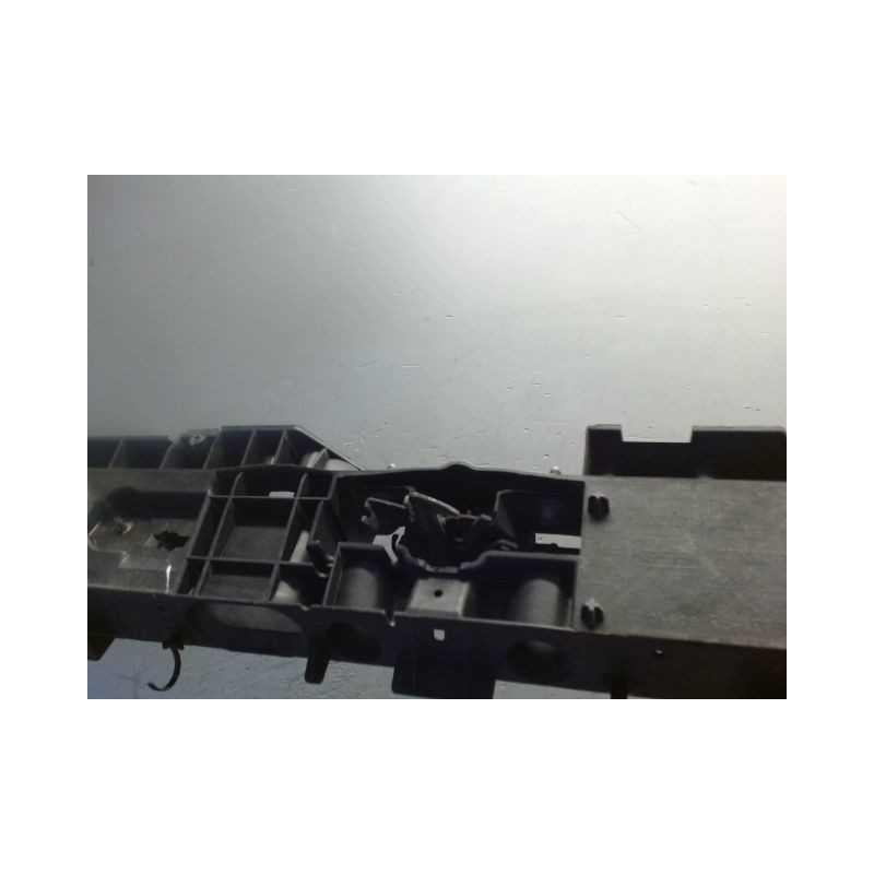 TRAVERSE SUPERIEURE ARMATURE AVANT RENAULT CLIO