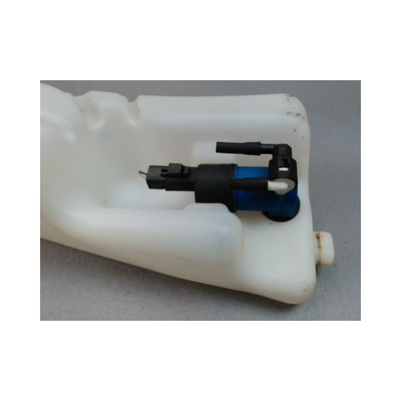RESERVOIR LAVE-GLACE AVANT RENAULT CLIO III Phase 1 2005-2009