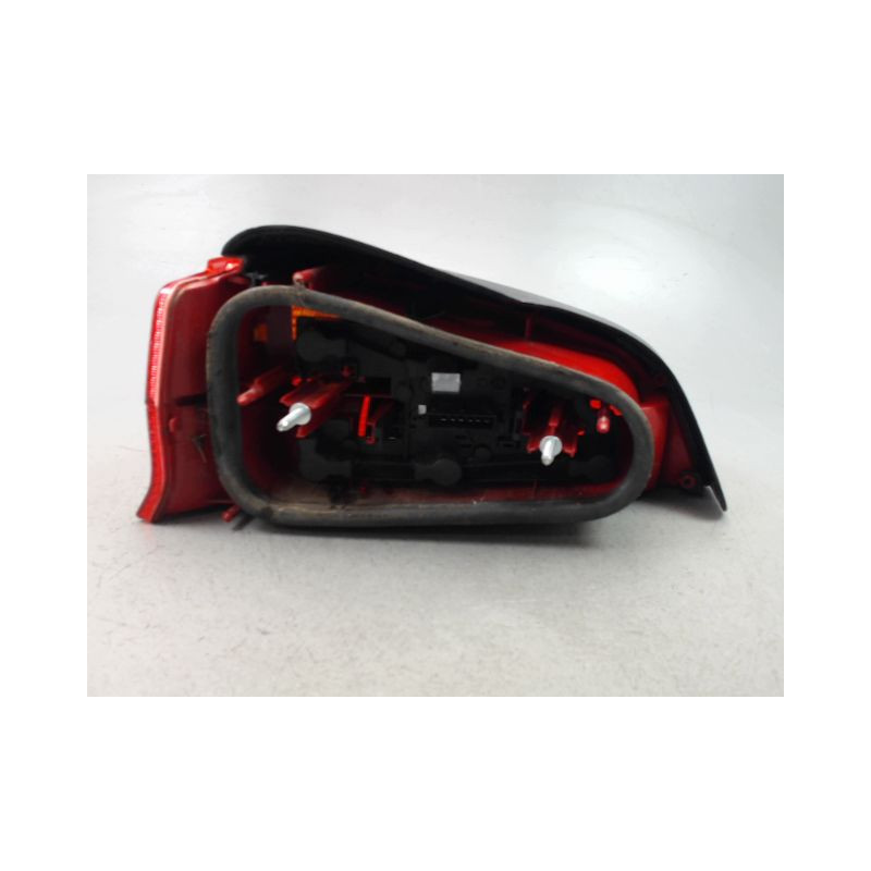 FEU ARRIERE DROIT PEUGEOT 106 Phase 2 1996-2003
