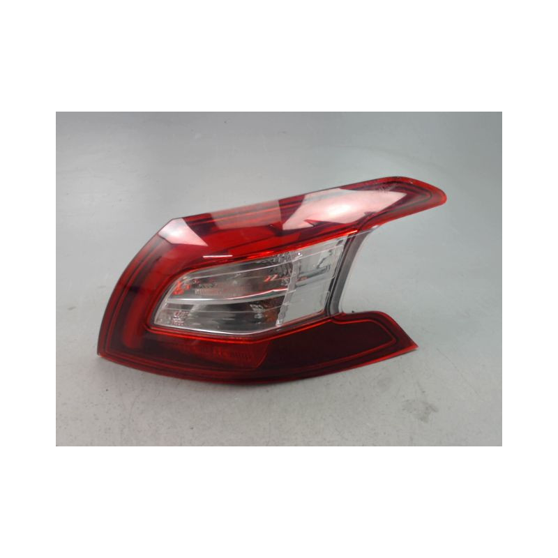 FEU ARRIERE DROIT PEUGEOT 308 2011-
