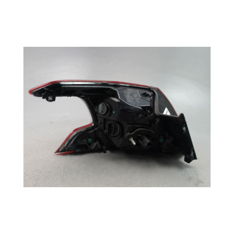 FEU ARRIERE DROIT PEUGEOT 308 2011-