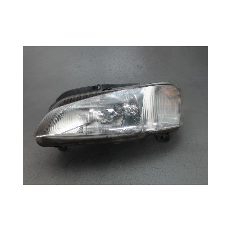 PHARE GAUCHE PEUGEOT 106