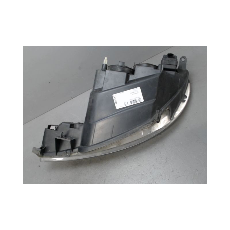 PHARE DROIT PEUGEOT 206
