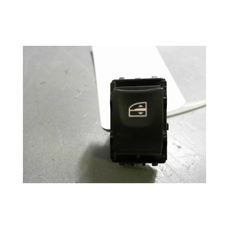 COMMANDE LEVE-GLACE PORTE ARD RENAULT LAGUNA