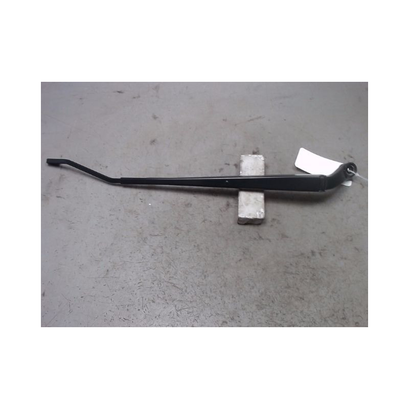 BRAS ESSUIE-GLACE AVANT DROIT TOYOTA COROLLA 2004-