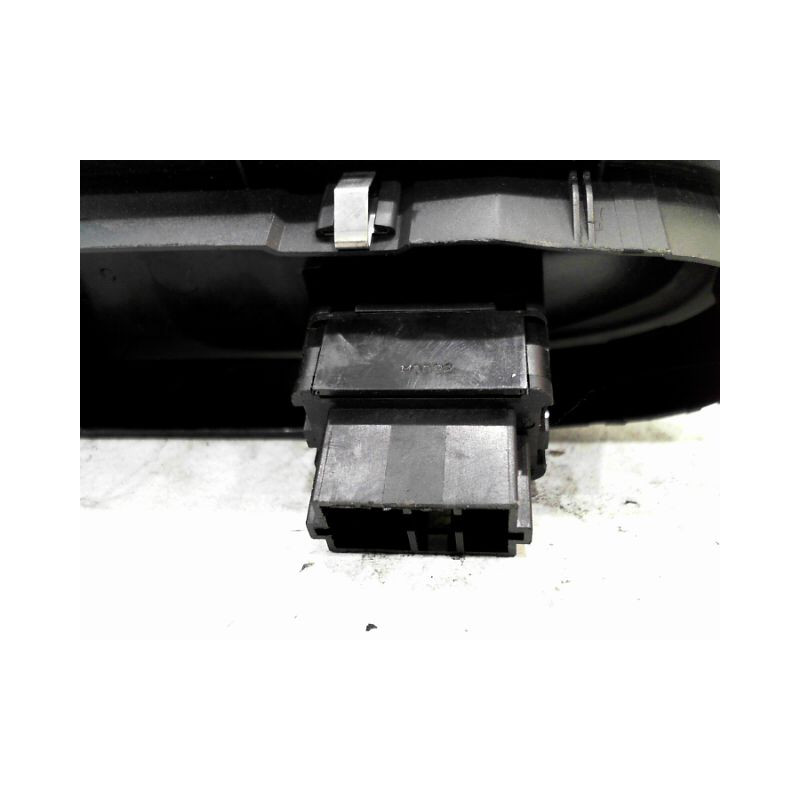 COMMANDE LEVE-GLACE PORTE AVD PEUGEOT 406