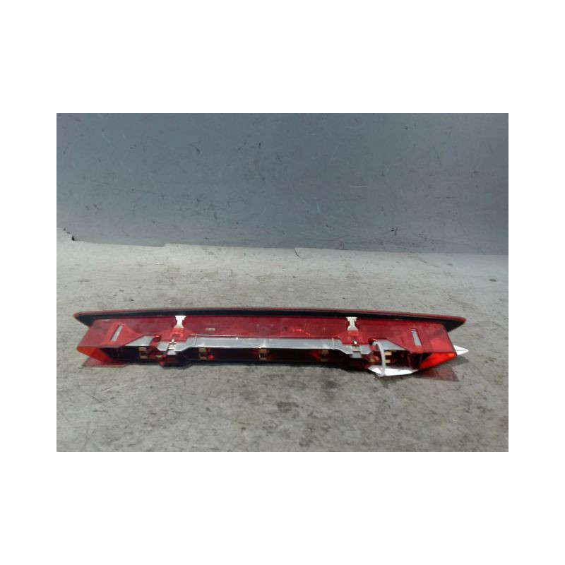 FEUX STOP SUPPLEMENTAIRE FORD MONDEO