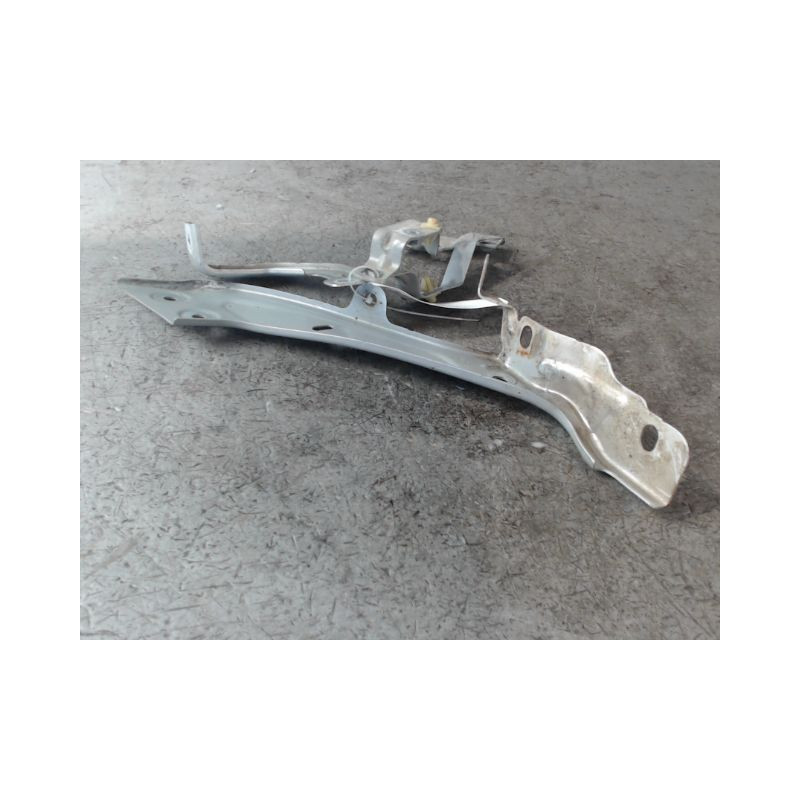 SUPPORT AILE AVG RENAULT MEGANE