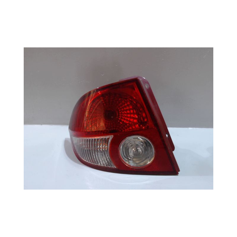 FEU ARRIERE GAUCHE  HYUNDAI GETZ 02-05