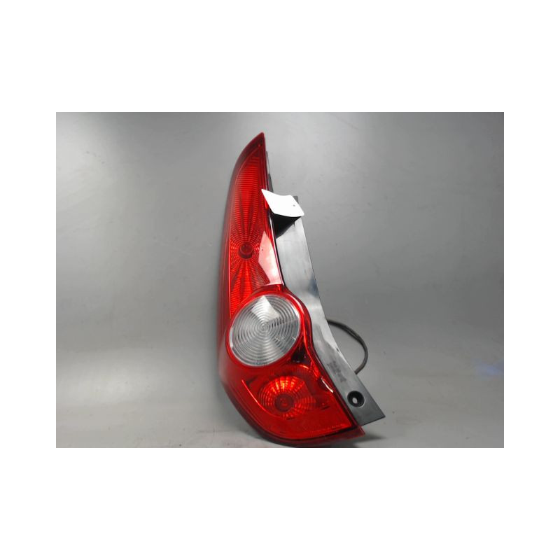 FEU ARRIERE GAUCHE  OPEL AGILA
