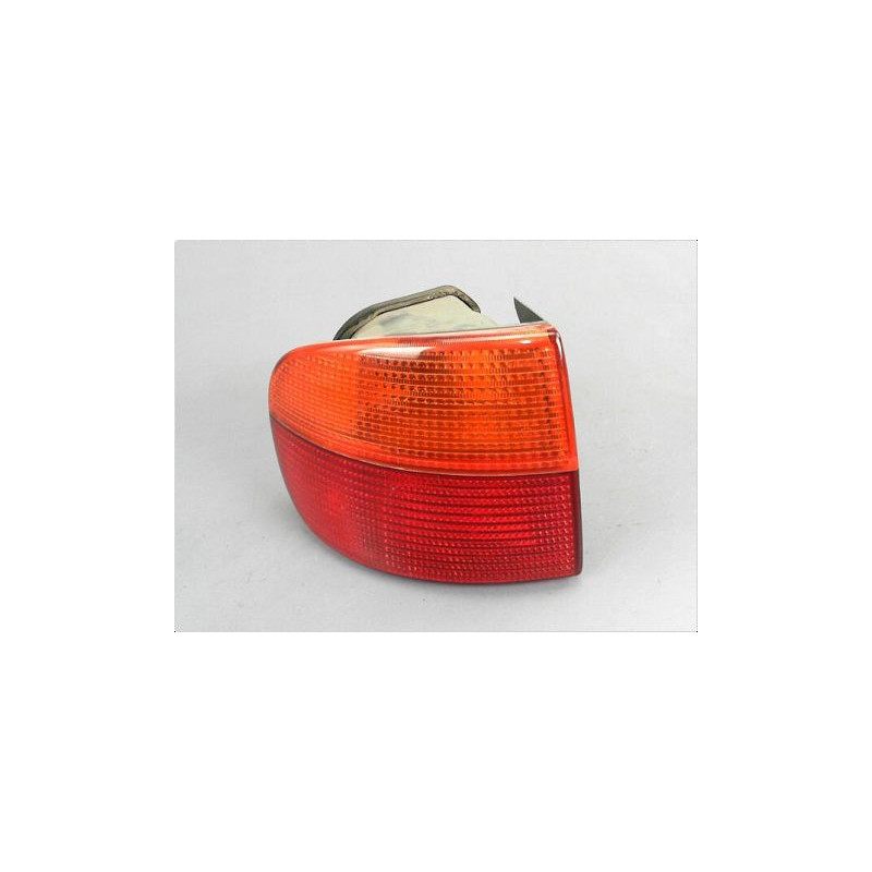 FEU ARRIERE GAUCHE  FIAT PUNTO CABRIOLET 94-00