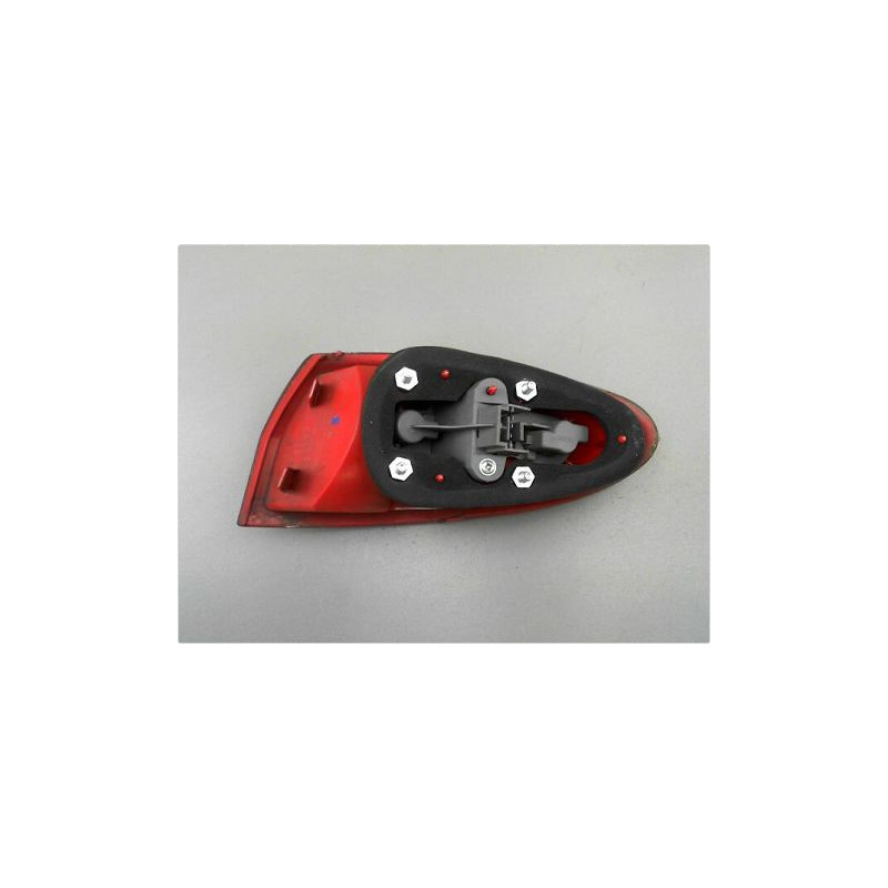 FEU ARRIERE GAUCHE  ALFA ROMEO 147 04-10