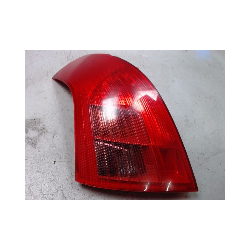 FEU ARRIERE GAUCHE  SUZUKI SWIFT
