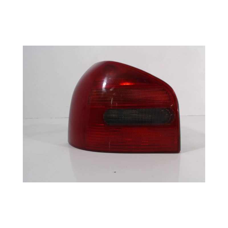 FEU ARRIERE GAUCHE  AUDI A3 -2000