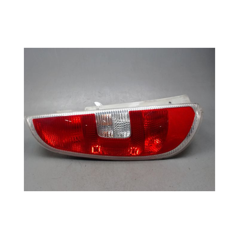 FEU ARRIERE GAUCHE  SKODA ROOMSTER