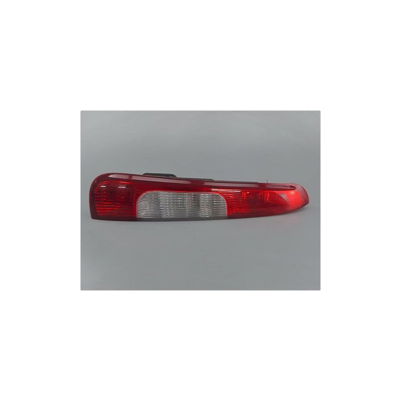 FEU ARRIERE GAUCHE  FORD FOCUS