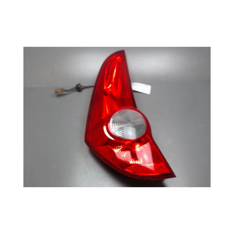 FEU ARRIERE GAUCHE  OPEL AGILA