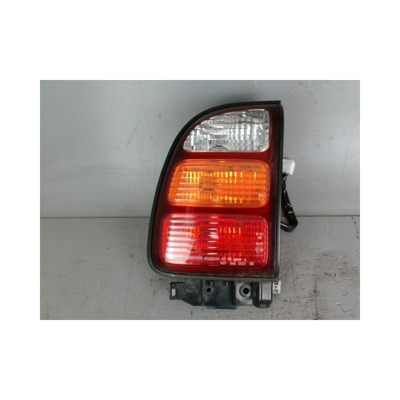 FEU ARRIERE GAUCHE  TOYOTA RAV4