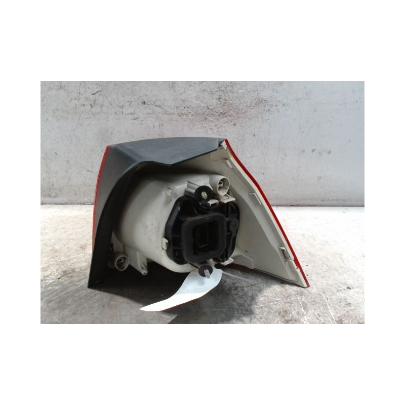 FEU ARRIERE GAUCHE  VOLKSWAGEN GOLF V 2003-2009