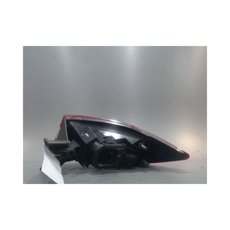FEU ARRIERE GAUCHE  RENAULT CLIO