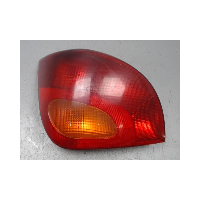 FEU ARRIERE GAUCHE  FORD FIESTA 95-9.99