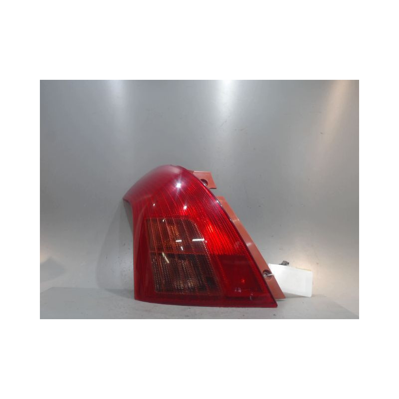 FEU ARRIERE GAUCHE  SUZUKI SWIFT