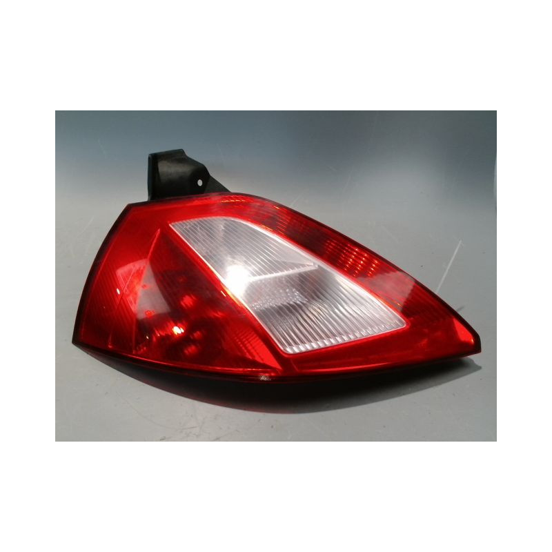 FEU ARRIERE GAUCHE  RENAULT MEGANE II PH1 02-05