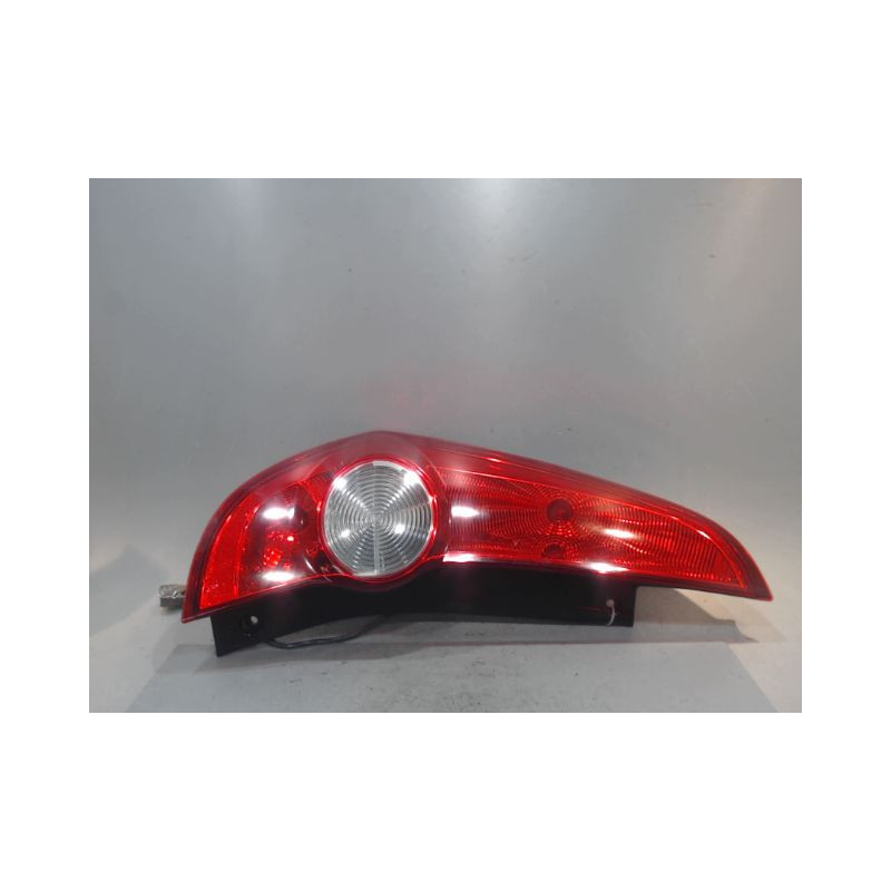 FEU ARRIERE GAUCHE  OPEL AGILA
