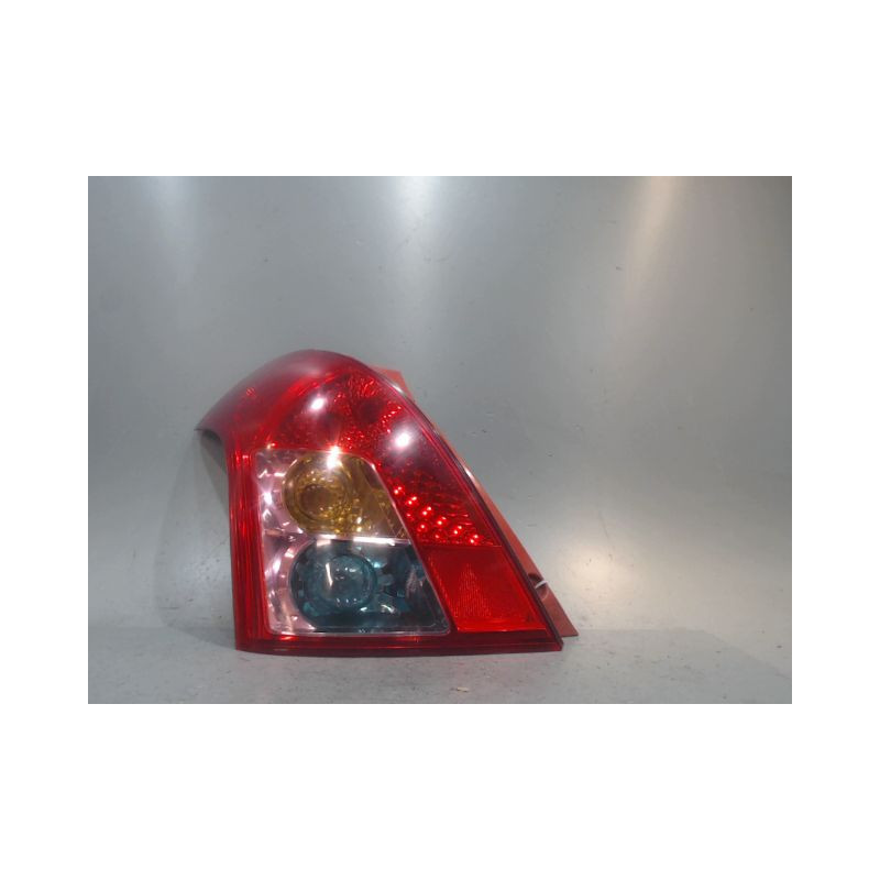 FEU ARRIERE GAUCHE  SUZUKI SWIFT