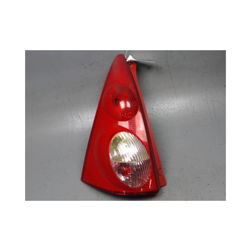 FEU ARRIERE GAUCHE  PEUGEOT 107 5P
