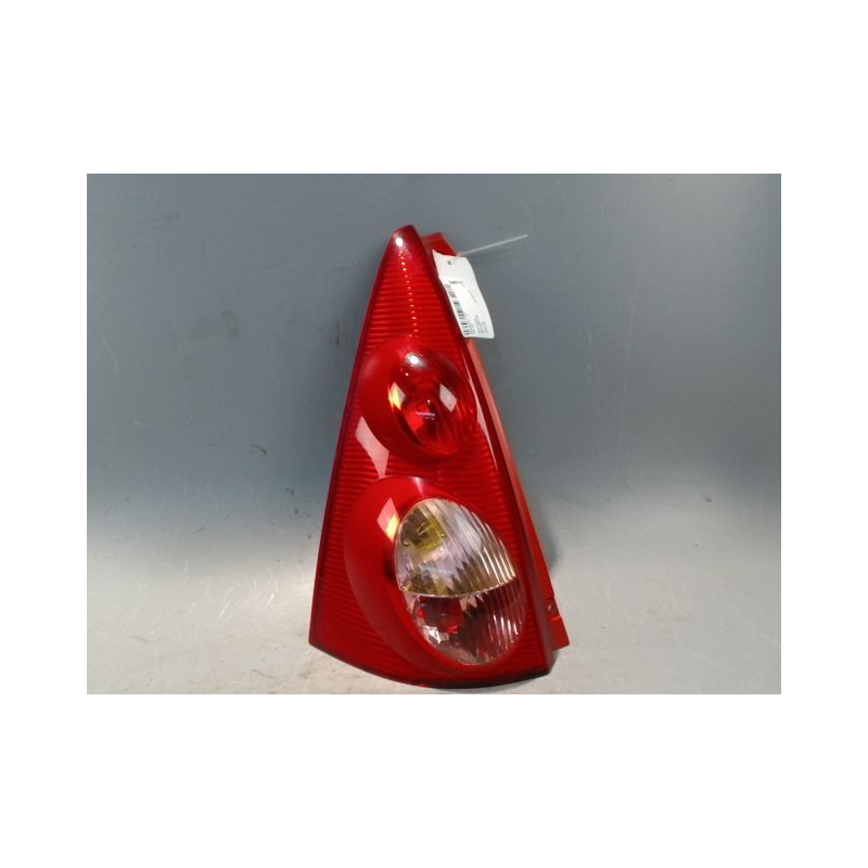 FEU ARRIERE GAUCHE  PEUGEOT 107 3P