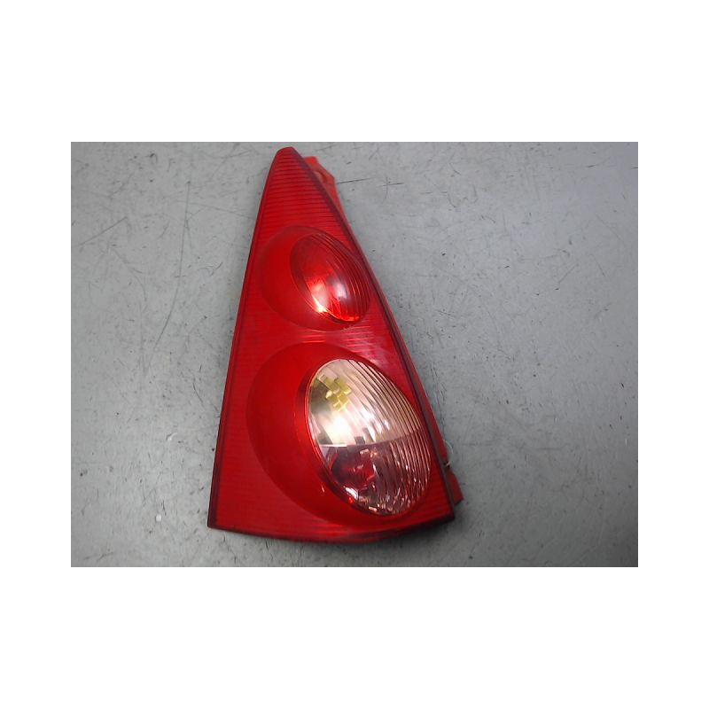 FEU ARRIERE GAUCHE  PEUGEOT 107 5P