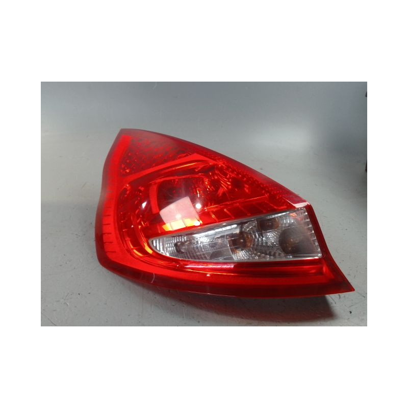 FEU ARRIERE GAUCHE  FORD FIESTA 2010-