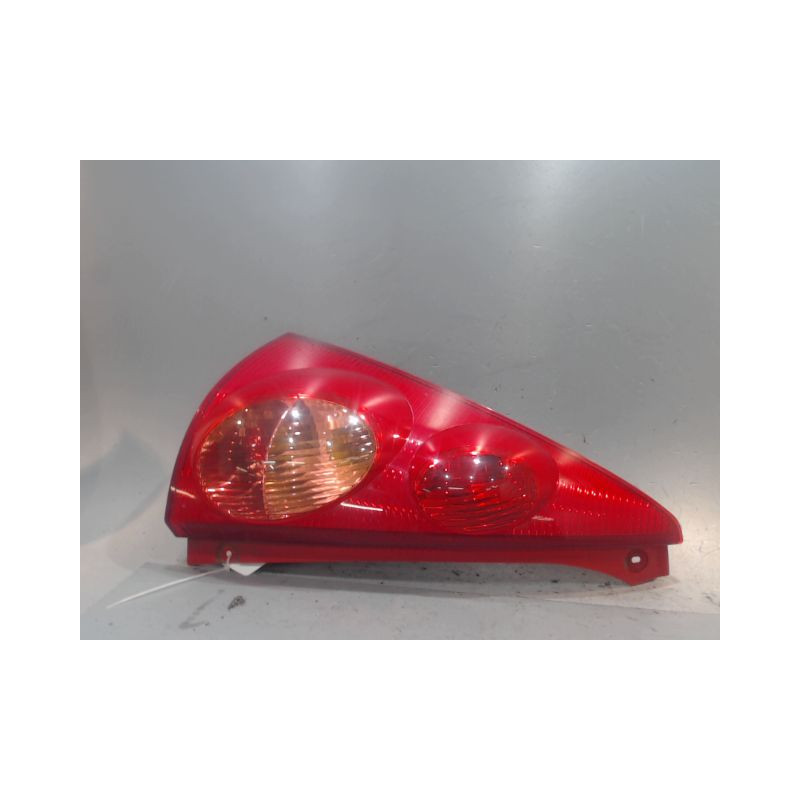 FEU ARRIERE GAUCHE  PEUGEOT 107