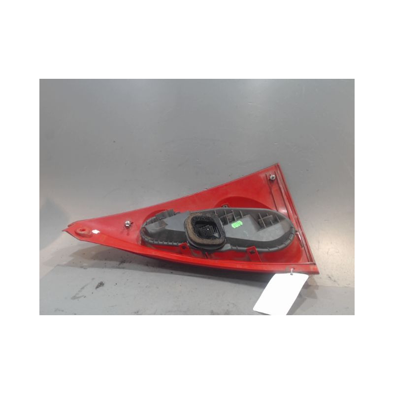 FEU ARRIERE GAUCHE  PEUGEOT 107