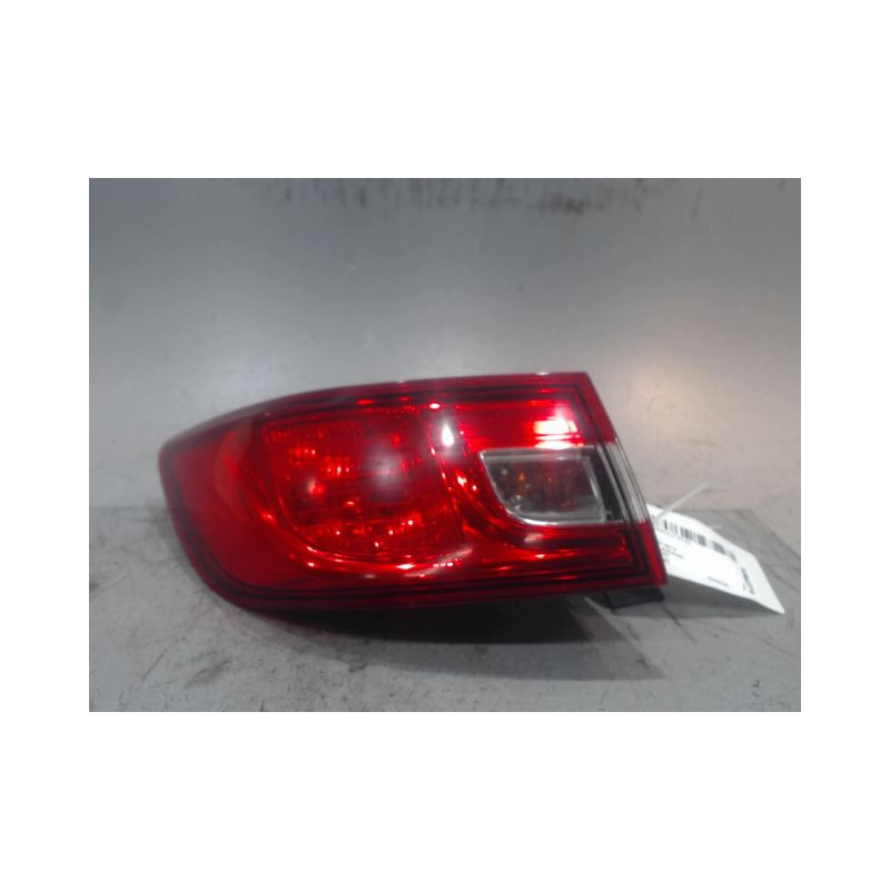 FEU ARRIERE GAUCHE  RENAULT CLIO