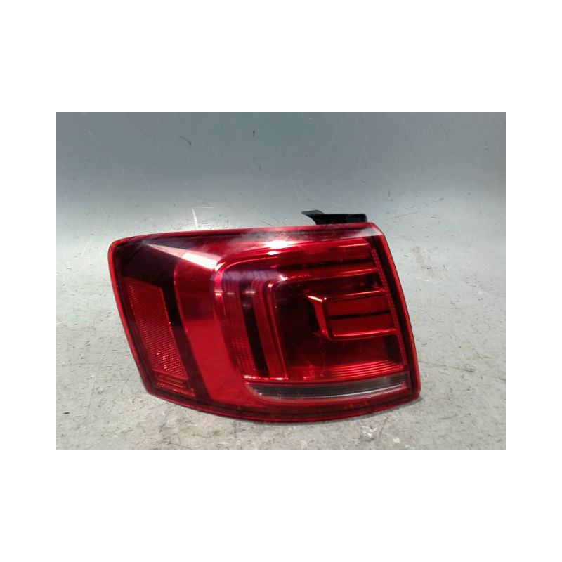 FEU ARRIERE GAUCHE  VOLKSWAGEN JETTA 2005-