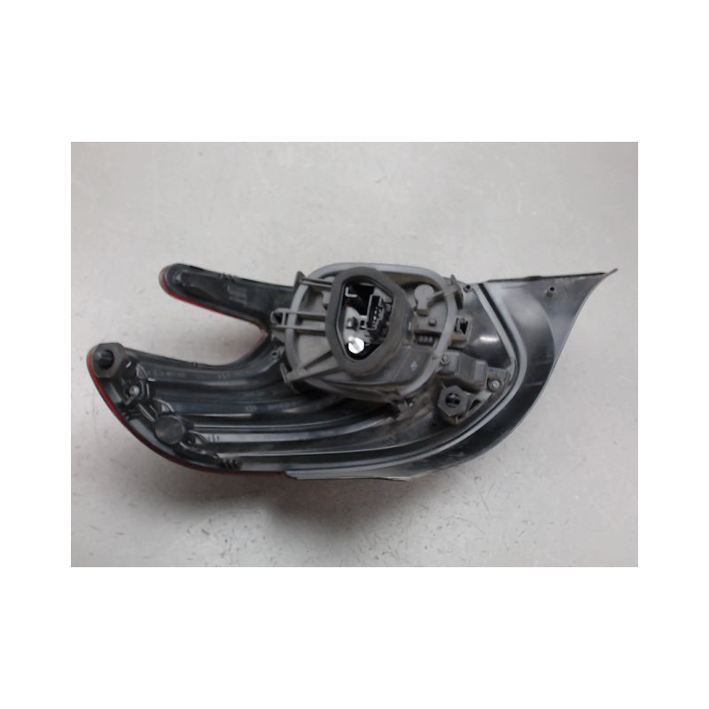 FEU ARRIERE GAUCHE  PEUGEOT 208