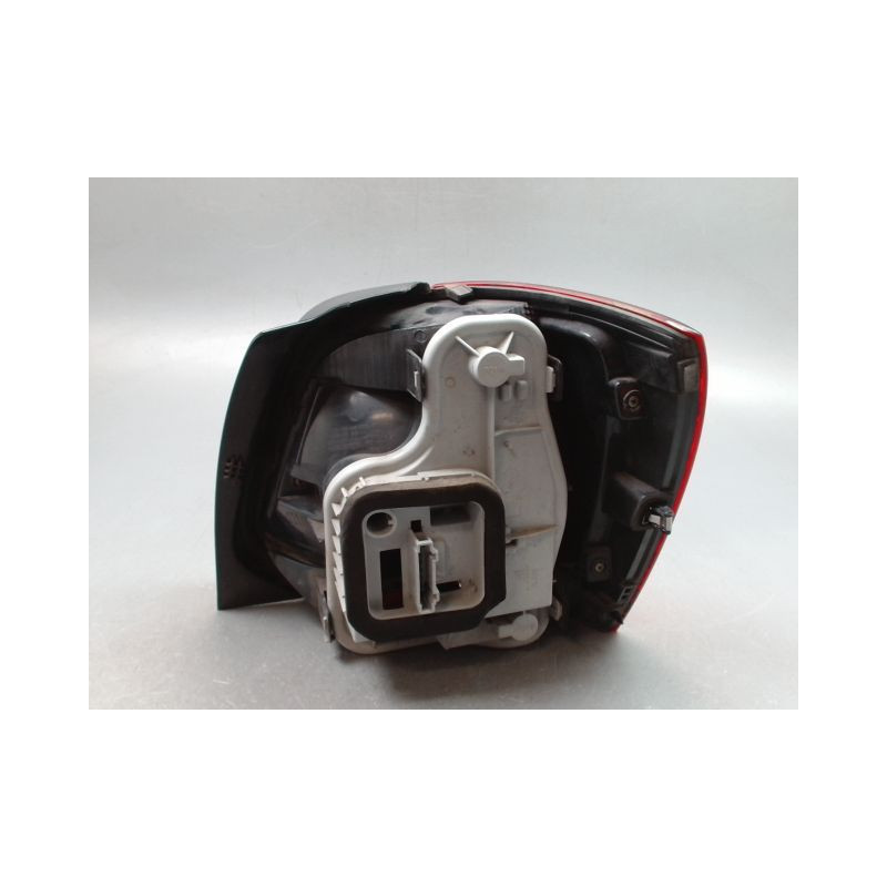 FEU ARRIERE GAUCHE  VOLKSWAGEN POLO V Phase 1 (6R) 2009-...