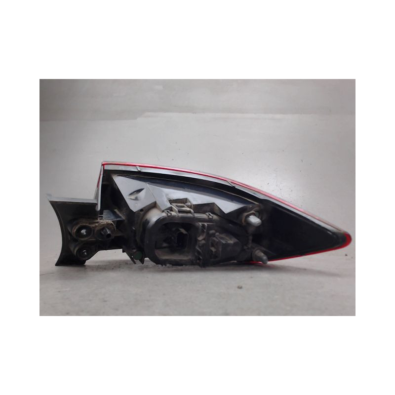 FEU ARRIERE GAUCHE  RENAULT CLIO