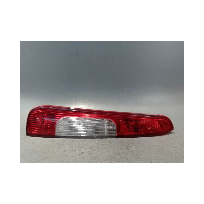 FEU ARRIERE GAUCHE  FORD FOCUS C-MAX 03-07