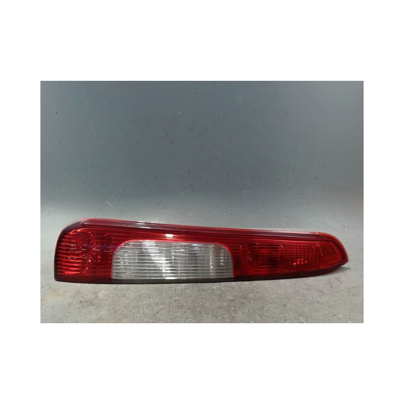 FEU ARRIERE GAUCHE  FORD FOCUS 98-04