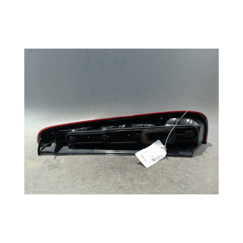 FEU ARRIERE GAUCHE  FORD FOCUS 98-04