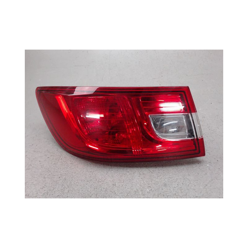 FEU ARRIERE GAUCHE  RENAULT CLIO
