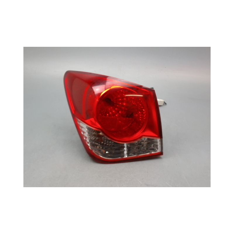 FEU ARRIERE GAUCHE  CHEVROLET CRUZE BERL. 2009-...