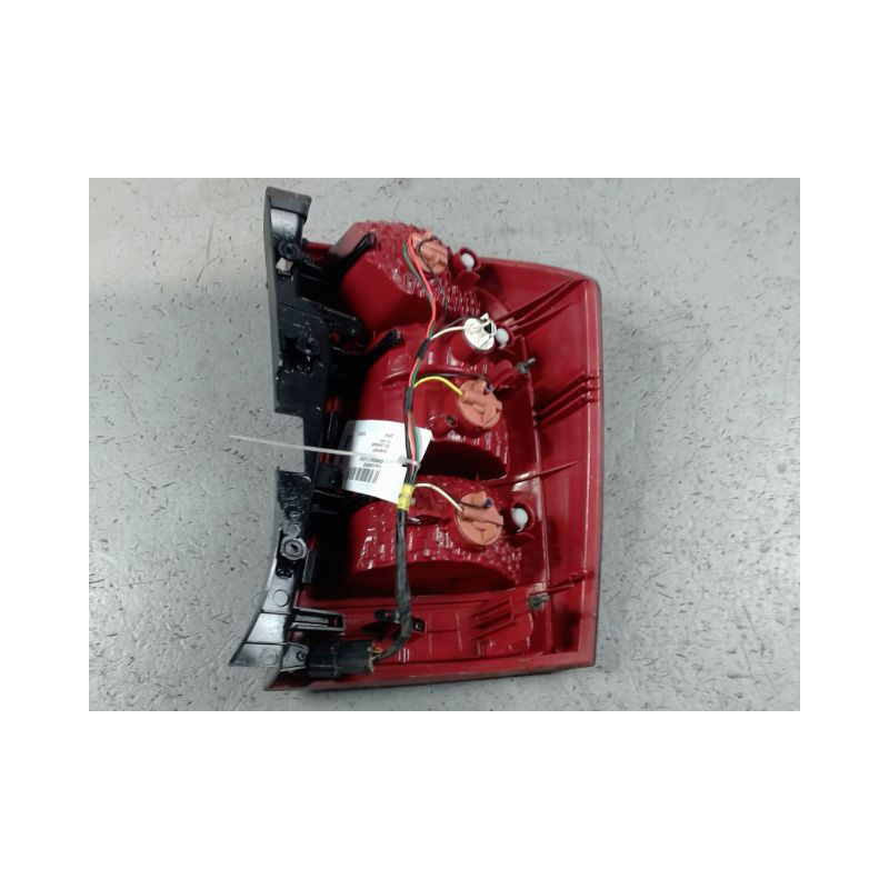FEU ARRIERE GAUCHE  KIA CARENS 2002-